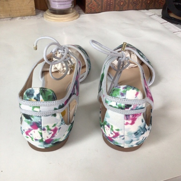 Franco Sarto Floral Pointed Shoes - Picture 6 of 8